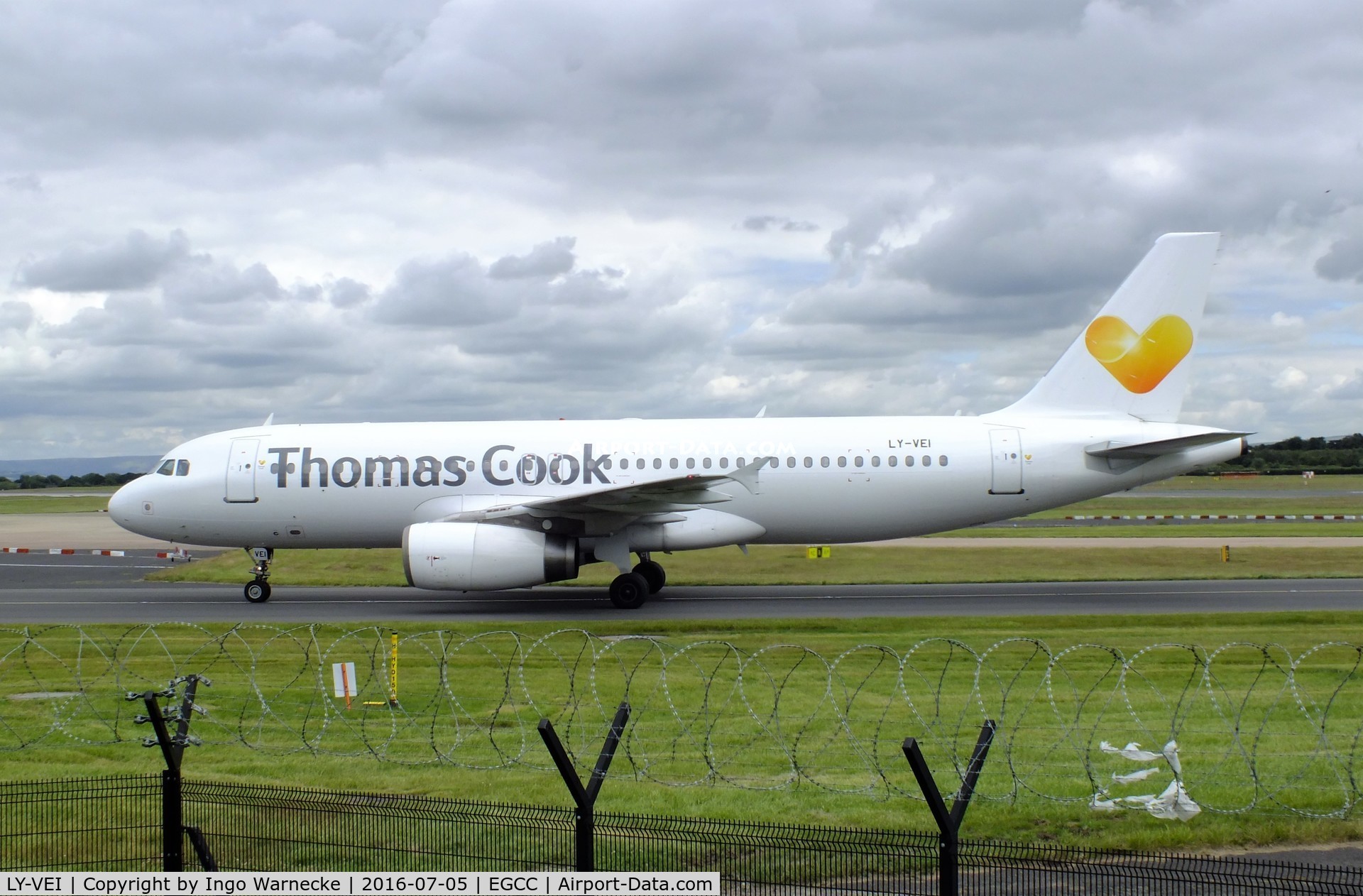 LY-VEI, 1998 Airbus A320-233 C/N 0902, Airbus A320-233 of Thomas Cook at Manchester airport