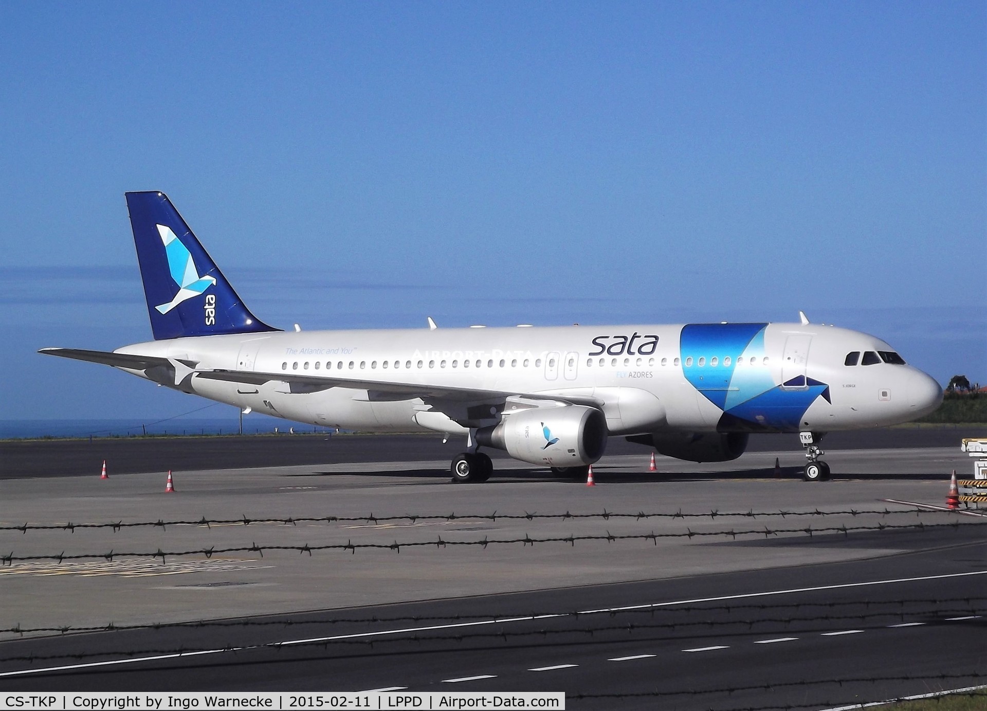CS-TKP, 2003 Airbus A320-214 C/N 2011, Airbus A320-214 of SATA at Ponta Delgada Airport, Sao Miguel / Azores
