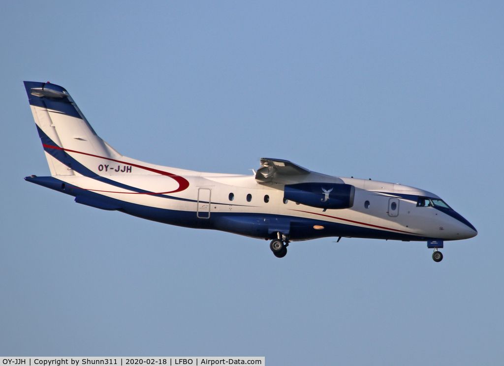OY-JJH, 2001 Fairchild Dornier 328-300 328JET C/N 3171, Landing rwy 32L