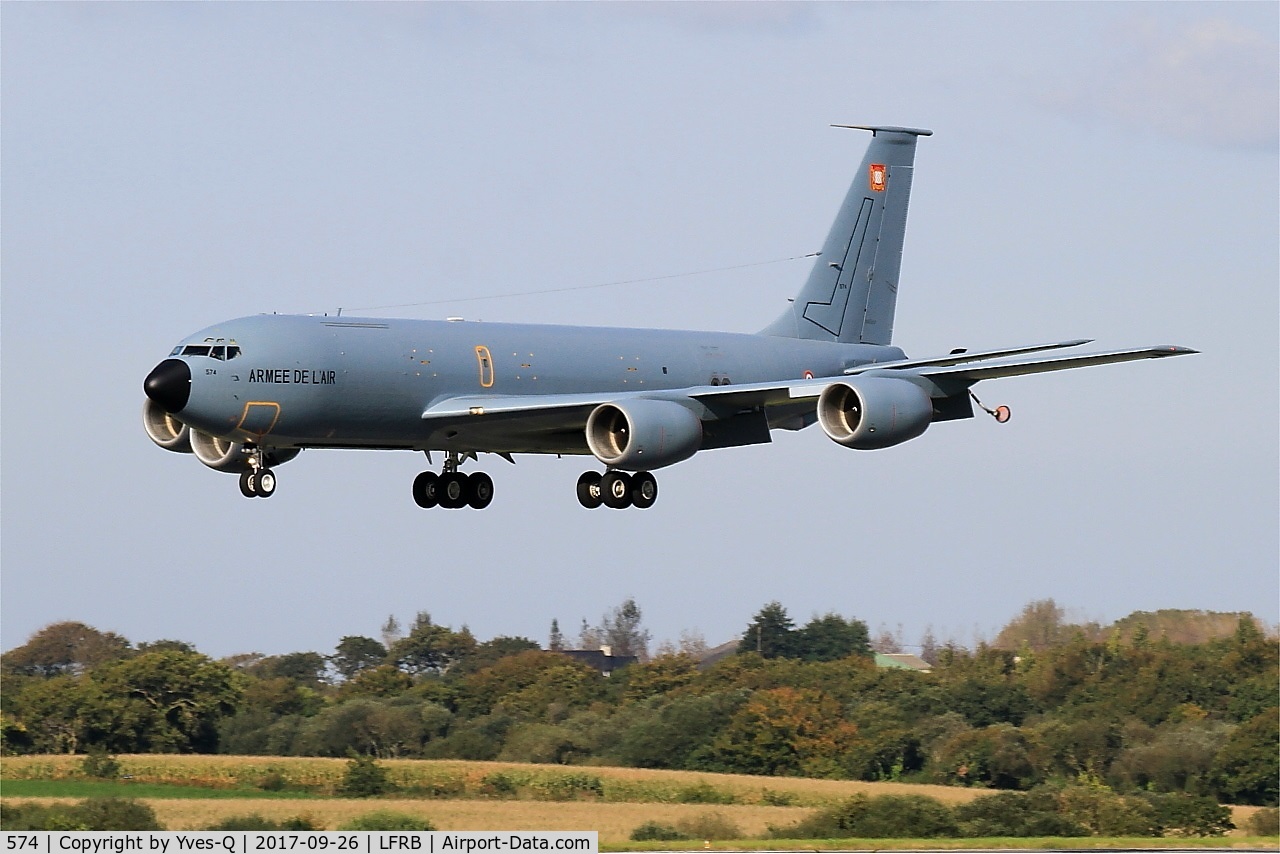 574, Boeing KC-135RG Stratotanker C/N 62-3574, Boeing KC-135RG Stratotanker, Landing rwy 25L, Brest-Bretagne airport (LFRB-BES)