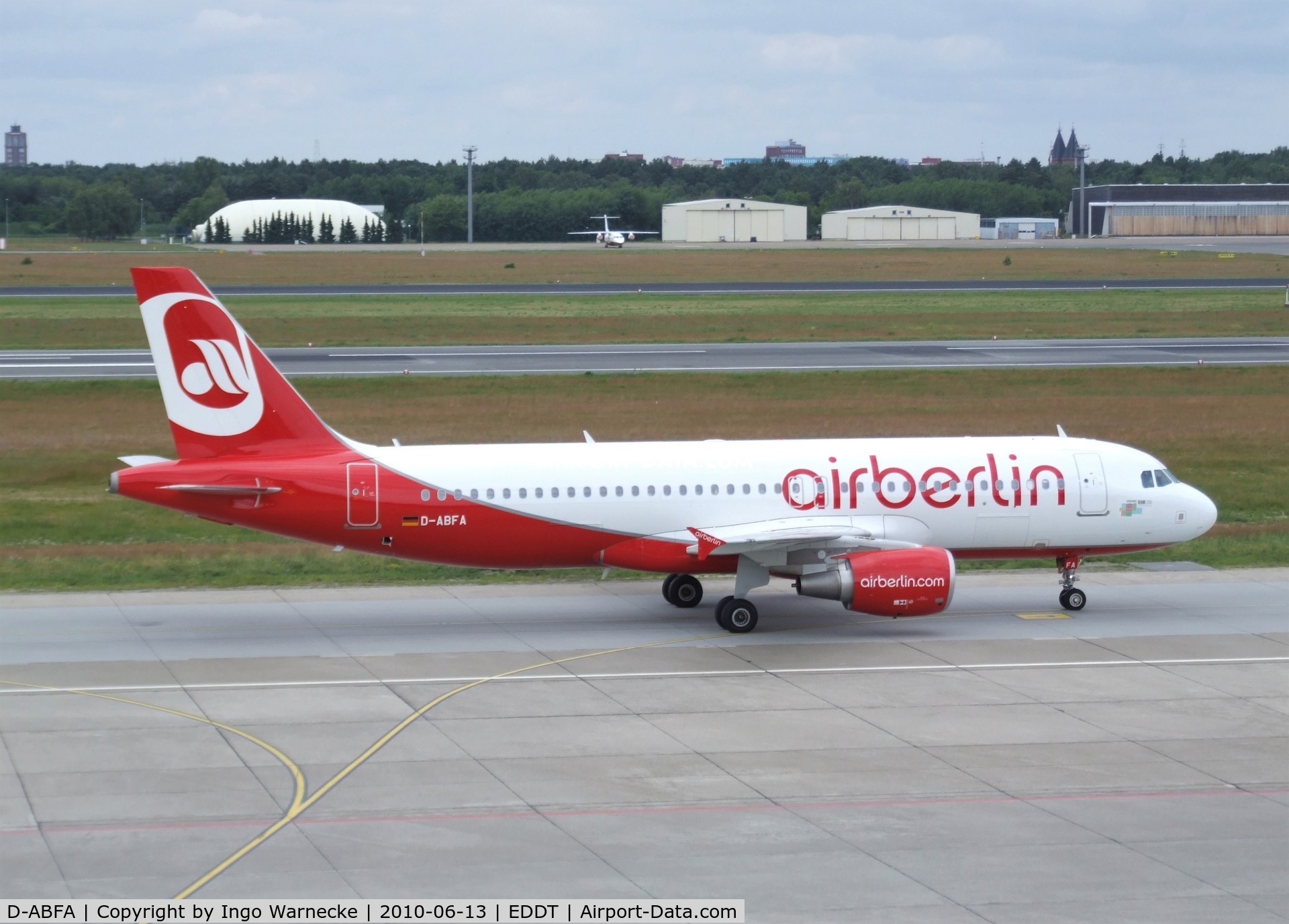D-ABFA, 2009 Airbus A320-214 C/N 4101, Airbus A320-214 of airberlin at Berlin/Tegel airport
