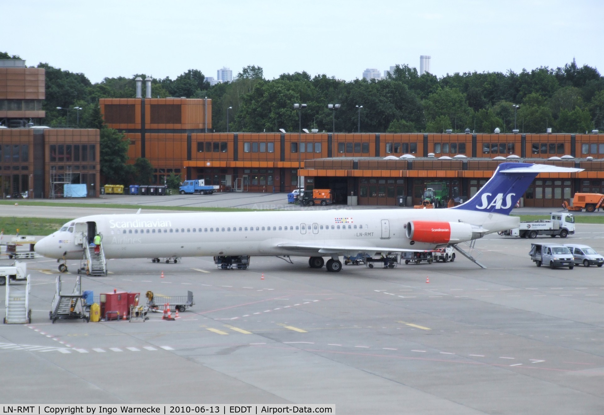 LN-RMT, 1991 McDonnell Douglas MD-82 (DC-9-82) C/N 53001, McDonnell Douglas MD-82 (DC-9-82) of SAS at Berlin/Tegel airport