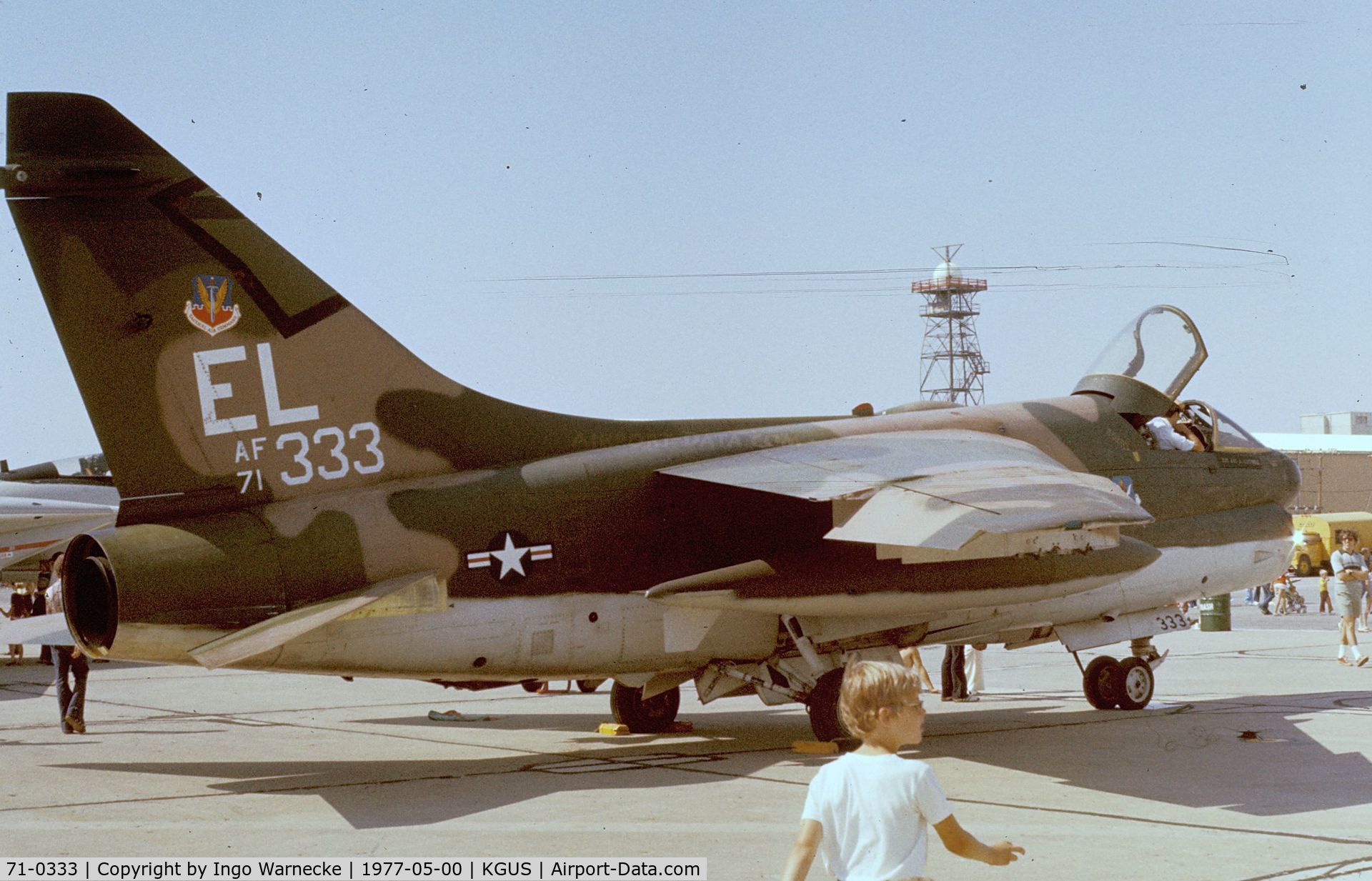 71-0333, 1971 LTV A-7D Corsair II C/N D-244, LTV A-7D Corsair II of the USAF at the 1977 airshow at Grissom AFB, Peru IN