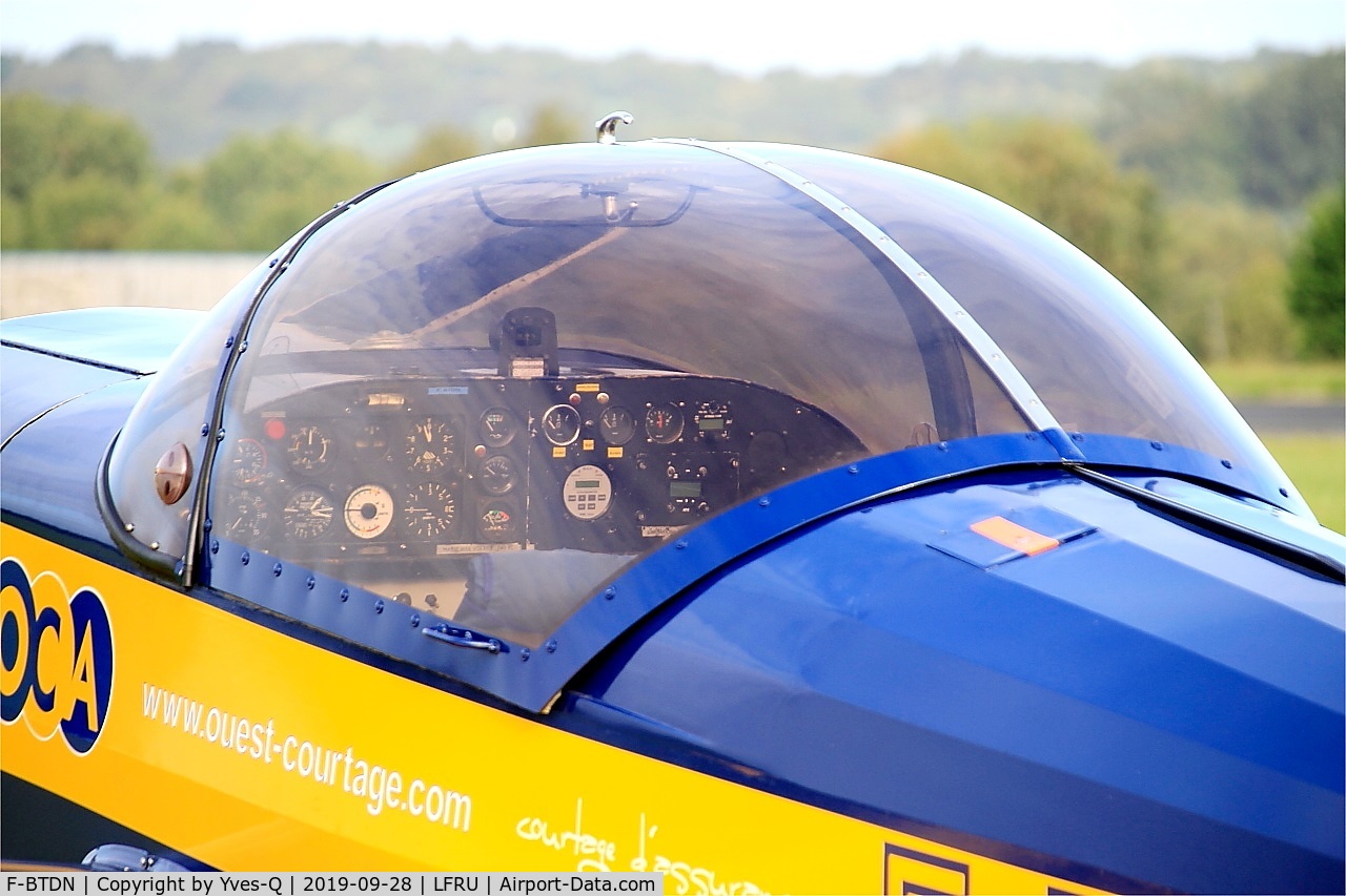 F-BTDN, Mudry CAP-10B C/N 30, Mudry Cap10B, Cockpit close up view, Morlaix-Ploujean airport (LFRU-MXN) air show 2019