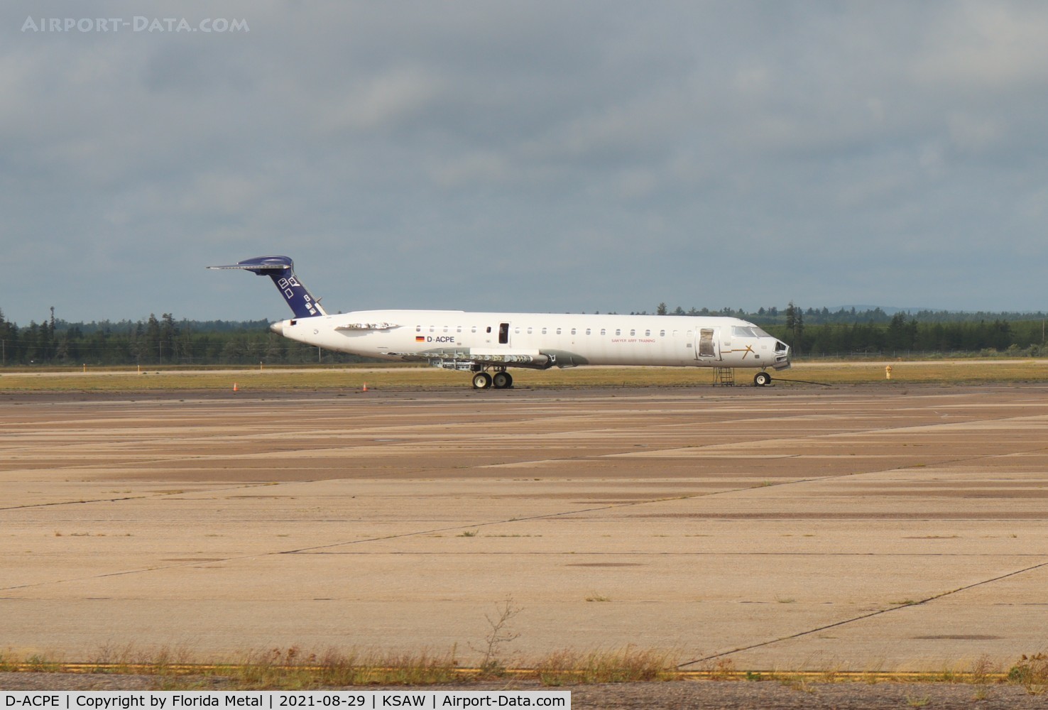 D-ACPE, 2001 Bombardier CRJ-701ER (CL-600-2C10) Regional Jet C/N 10027, Lufthansa CRJ-700