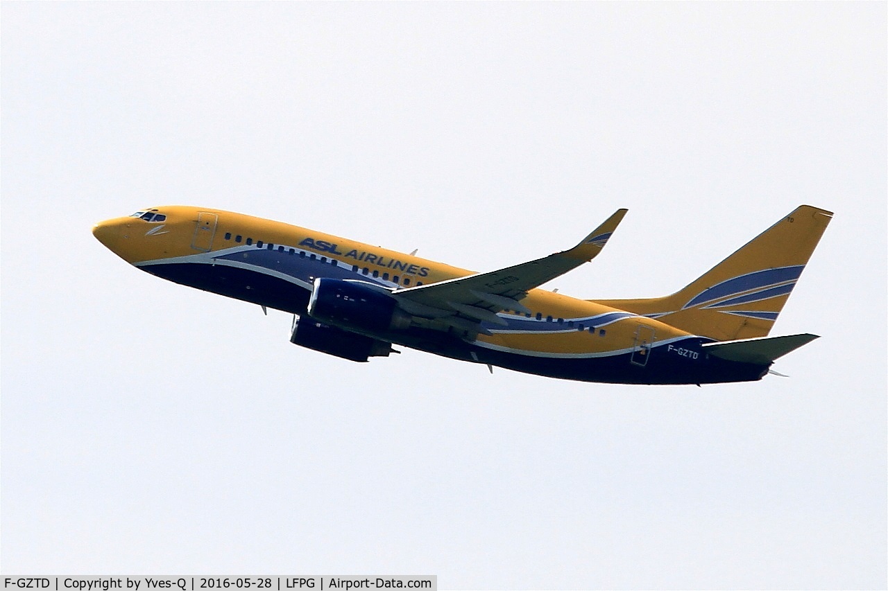 F-GZTD, 2003 Boeing 737-73V C/N 32418, Boeing 737-73V, Climbing from rwy 08L, Roissy Charles De Gaulle airport (LFPG-CDG)