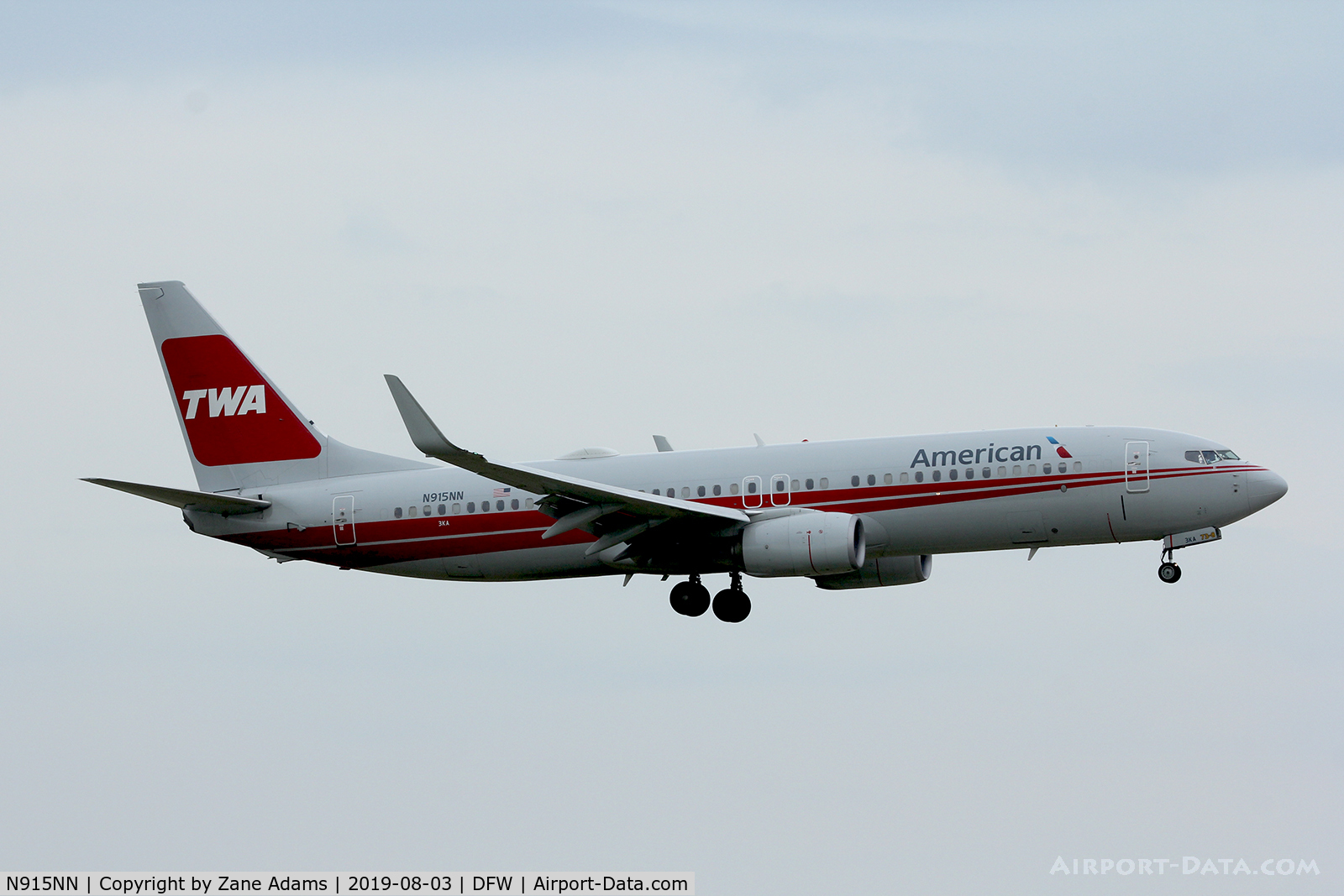 N915NN, 2013 Boeing 737-823 C/N 33227, Arriving at DFW Airport
