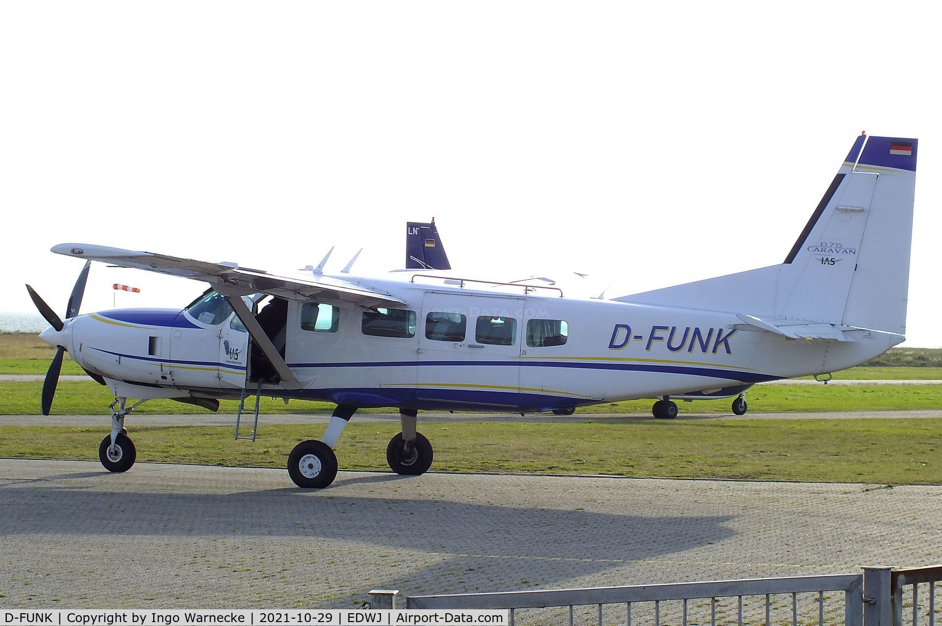 D-FUNK, 2007 Cessna 208 Caravan I C/N 20800407, Cessna 208 Caravan 675 of Itzehoer Airservice IAS at Juist airfield