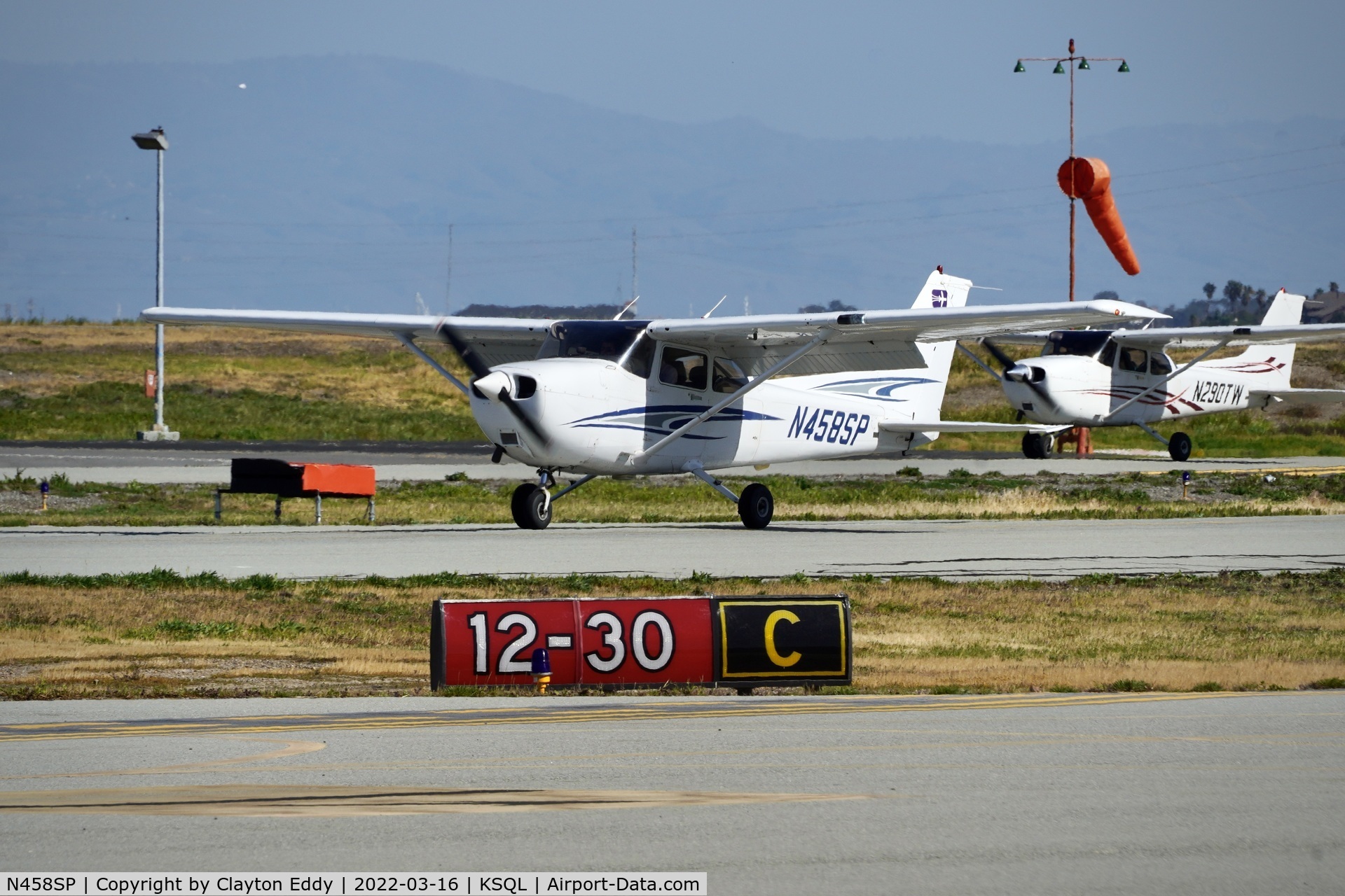 N458SP, 1999 Cessna 172S C/N 172S8323, San Carlos Airport in California 2022.