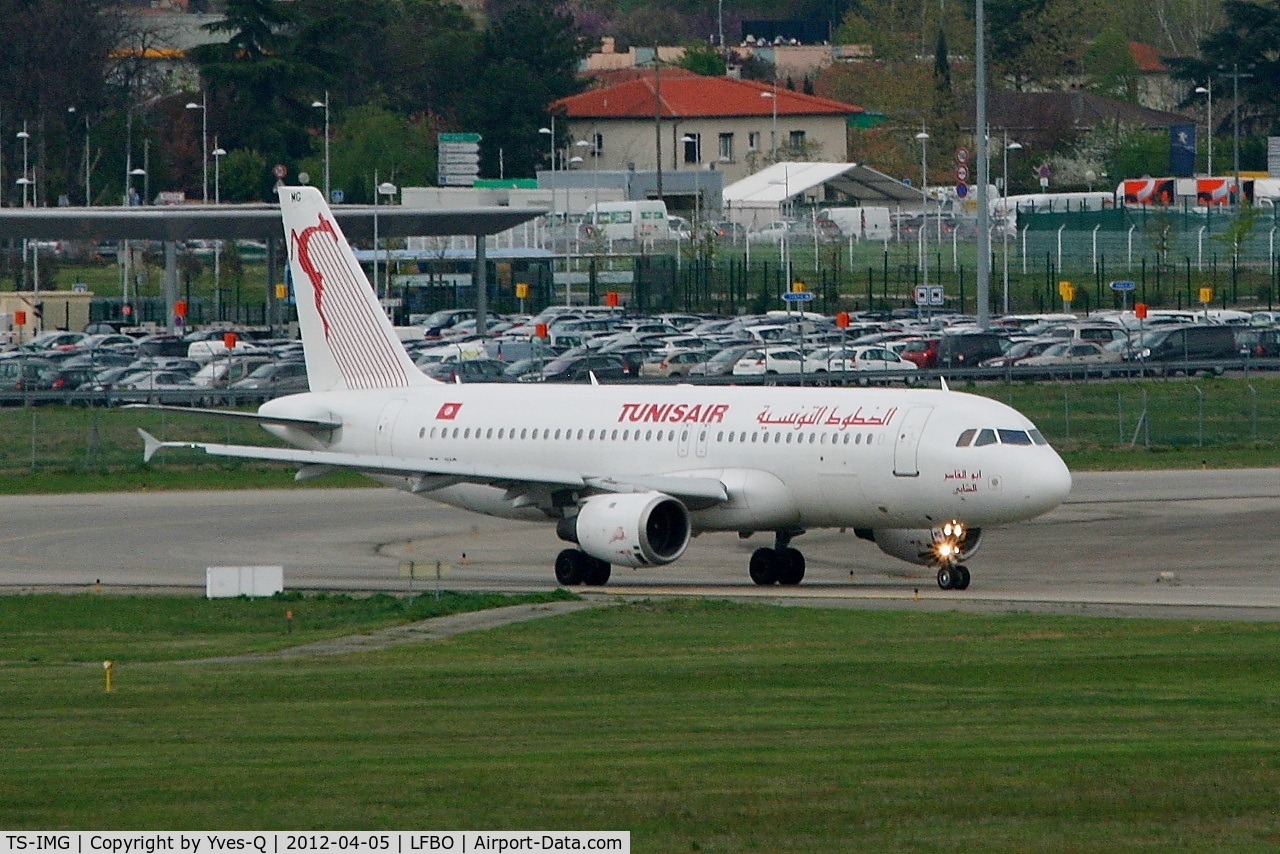 TS-IMG, 1992 Airbus A320-211 C/N 0390, Airbus A320-211, Lining up rwy 14L,Toulouse Blagnac Airport (LFBO-TLS)