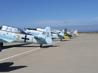 N9525C @ MER - Richard Sykes' AT-6C N9525C with N16730, N97AW and N817TX in line-up at West Coast Formation Clinic - by Steve Nation