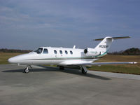 N525WF @ UKF - Exterior view of N525WF - by Grant Gordon