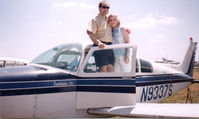 N9337S @ AHN - N9337S with her happy owners in 2001 - by Christopher Anderson