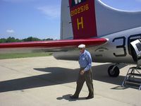 N5017N @ PIA - Dad-Francis Needham-after ride