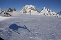 HB-XSI @ PETERSGRAT - Heli Gotthard at Petersgrat, playing with the sunshine - by Mo Herrmann