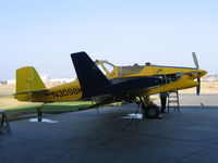 N3098K @ F34 - ex-Vance FS 1989 Ayres S2R-T34 in non-standard colors and rigged for spraying at Firebaugh, CA - by Steve Nation
