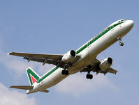 I-BIXD @ LHR - Alitalia Airbus A321 landing at London (Heathrow) Airport in Sept 2002