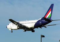 HA-LOB @ LHR - Malev Boeing 737-700 (HA-LOB) landing at London (Heathrow) Airport, Jan 2005 - by Adrian Pingstone