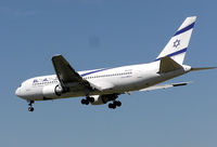 4X-EAF @ LHR - El Al Boeing 767ER (4X-EAF) landing at London (Heathrow) Airport in August 2004. - by Adrian Pingstone