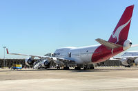 VH-OED @ LHR - Qantas Boeing 747-400 (VH-OED) at London (Heathrow) Airport in August 2004. - by Adrian Pingstone