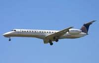 N13964 @ YQB - saw this Continental on short final in Quebec, Canada