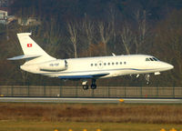 HB-ISF @ ZRH - sohrt final on RWY 14 in Zurich, Switzerland