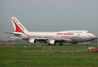 VT-AID @ LHR - Air India Boeing 747-400 (VT-AID, named Kaziranga) queueing for take off at London (Heathrow) Airport, England in November 2005 - by Adrian Pingstone