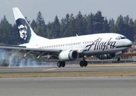 N624AS @ SEA - Alaska Airlines Boeing 737 landing at Seattle-Tacoma International Airport - by Andreas Mowinckel