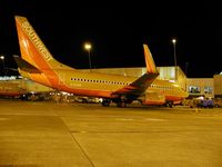 N723SW @ SEA - Southwest Airlines Boeing 737 in old livery at Seattle-Tacoma International Airport - by Andreas Mowinckel