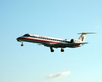 N809AE @ LGA - Landing at LGA