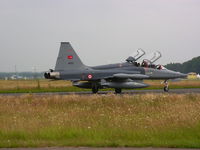 4013 @ EHTW - NF5B (4013) of the Airforce of Turkey (ex-KLu 313 squadron, K-4013). I took this photo at the Twenthe open day 2003 - by G van Gils