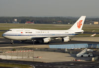 B-2469 @ FRA - taxi to gate - by Pawel Kleszcz