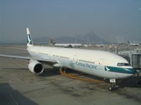 B-HNK @ HKG - Boarding at the gate - by Micha Lueck