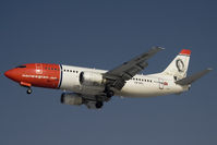 LN-KKL @ KRK - short final runway 25 - by Pawel Kleszcz