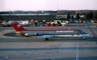 N8950E @ DULLES - Douglas DC-9 Srs.31 N8950E @ DULLES - Douglas DC-9 Srs.31