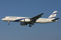 4X-EBU @ BRU - short to land on rnw 25L