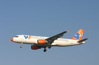 EI-DFO @ BRU - arrival on rnw 25L on a sunny day