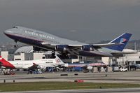 N195UA @ LAX - United Airlines N195UA departing LAX RWY 25R. - by Dean Heald
