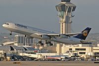 D-AIGO @ LAX - Lufthansa D-AIGO (A340-300) departing LAX RWY 25R as FLT 453 enroute to Munchen (EDDM), Germany.