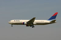 N176DN @ BRU - short to rnw 25L