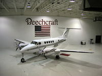 N10CW - King Air at Delivery Time - by Factory - Raytheon