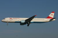OE-LBE @ BRU - arrival of WACHAU on rnw 25L