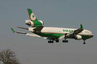 B-16111 @ BRU - short to land on rnw 02 - by Daniel Vanderauwera