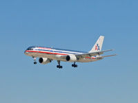 N723TW @ KLAS - American Airlines / 2000 Boeing 757-231 - by SkyNevada