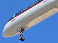 N630AU @ KLAS - US Airways / 1995 Boeing 757-2B7 / On closer inspection, it really needs a new paint job. - by SkyNevada