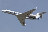 N83CP @ LAX - Pfizer Inc (2001 Gulfstream Aerospace G-V) - N83CP - departing LAX RWY 25L.
