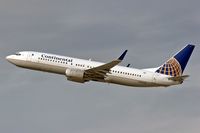 N37253 @ LAX - Continental N37253 departing LAX RWY 25R. - by Dean Heald