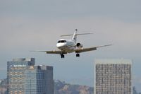 N845QS @ SMO - ExecJet Raytheon Hawker 800XP on short final to RWY 21 after a 41-minute flight from San Francisco (KSFO).