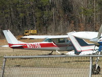 N5776G @ W88 - sitting pretty at W88 in Greensboro, NC - by Sam Andrews