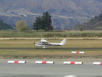 ZK-ETT @ ZQN - Taxiing to the runway - by Micha Lueck